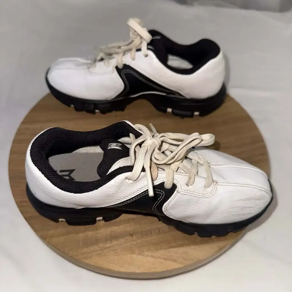 Nike Tiger Woods Youth White and Black Golf Shoes Size 1